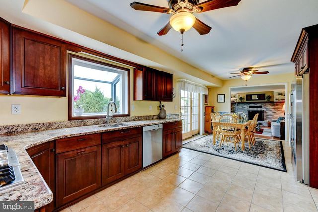 8 BRADFORD CT, Princeton Junction, NJ 08550