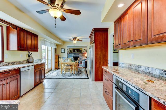 8 BRADFORD CT, Princeton Junction, NJ 08550