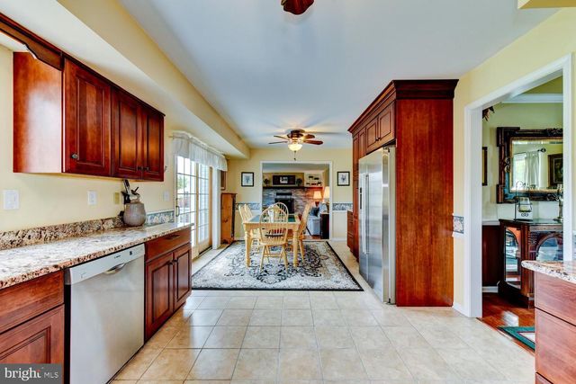 8 BRADFORD CT, Princeton Junction, NJ 08550