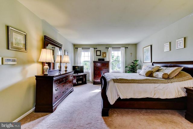 8 BRADFORD CT, Princeton Junction, NJ 08550