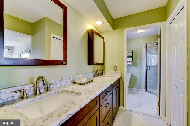 8 BRADFORD CT, Princeton Junction, NJ 08550
