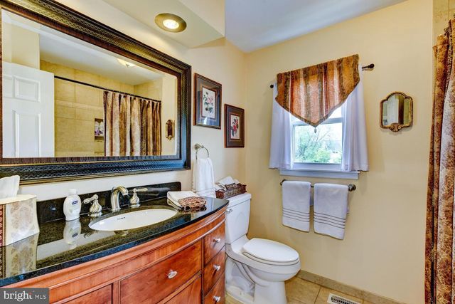 8 BRADFORD CT, Princeton Junction, NJ 08550