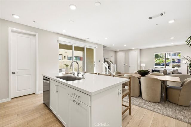 27637 Ensemble, Valencia, CA 91381