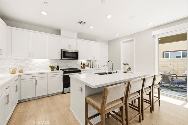 27637 Ensemble, Valencia, CA 91381