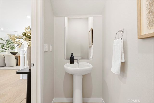 27637 Ensemble, Valencia, CA 91381