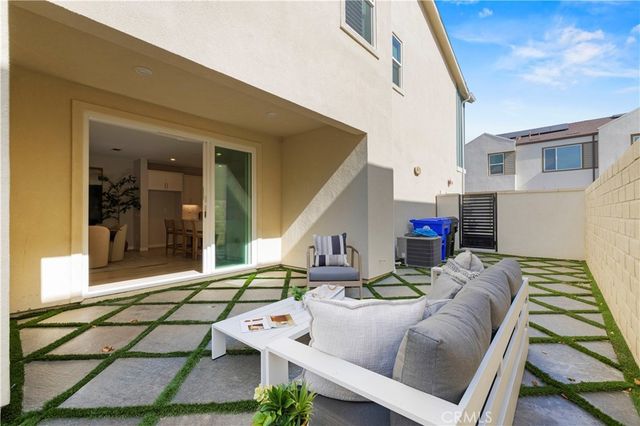 27637 Ensemble, Valencia, CA 91381