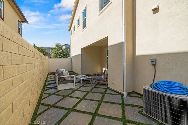 27637 Ensemble, Valencia, CA 91381