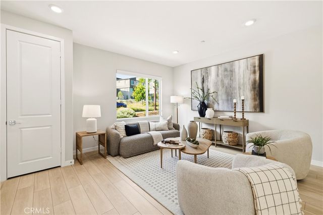 27637 Ensemble, Valencia, CA 91381