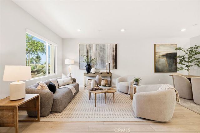 27637 Ensemble, Valencia, CA 91381