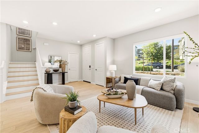 27637 Ensemble, Valencia, CA 91381