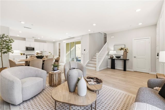 27637 Ensemble, Valencia, CA 91381