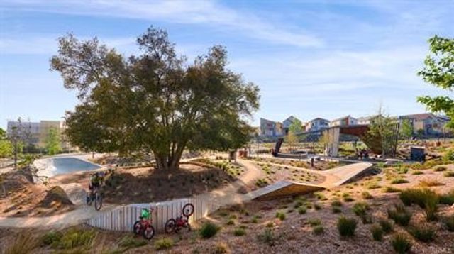 27637 Ensemble, Valencia, CA 91381