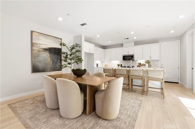 27637 Ensemble, Valencia, CA 91381