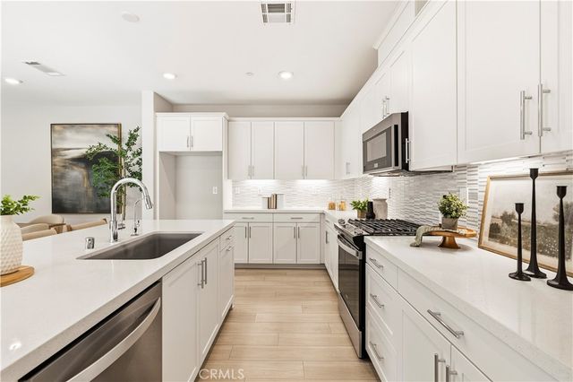 27637 Ensemble, Valencia, CA 91381
