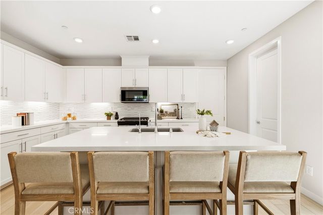 27637 Ensemble, Valencia, CA 91381