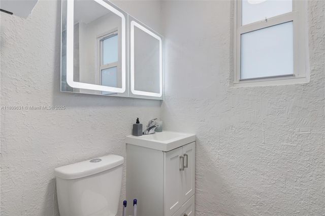 6039 SW 38th St, Miramar, FL 33023