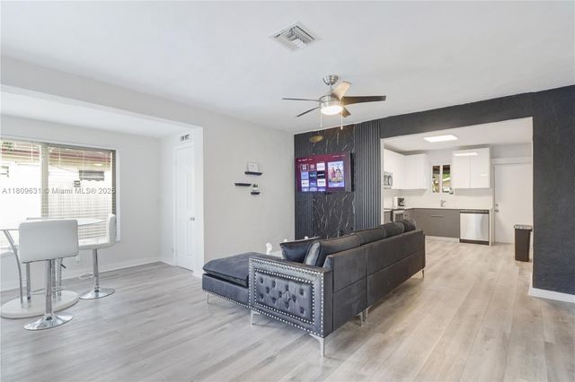 6039 SW 38th St, Miramar, FL 33023