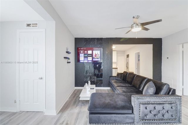 6039 SW 38th St, Miramar, FL 33023