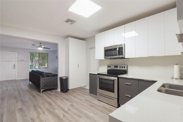 6039 SW 38th St, Miramar, FL 33023
