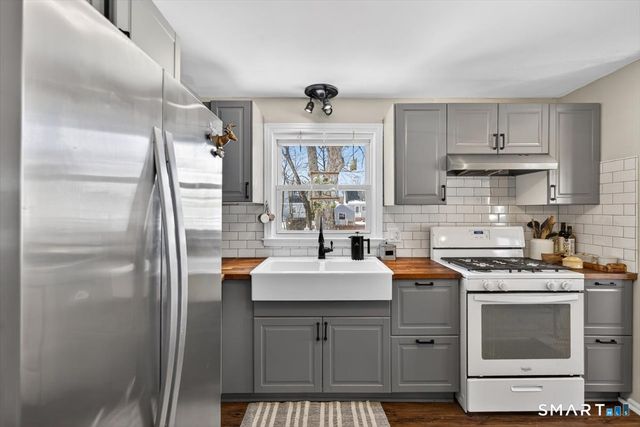 12 Pond Road, Hamden, CT 06514