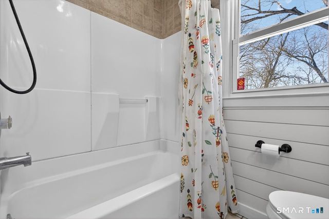 12 Pond Road, Hamden, CT 06514