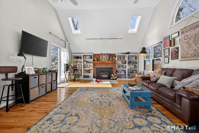 12 Pond Road, Hamden, CT 06514