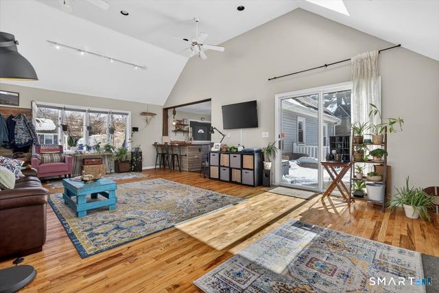 12 Pond Road, Hamden, CT 06514