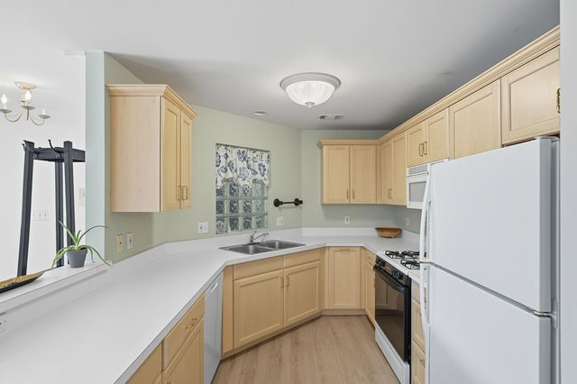 2649 Georgetowne Drive B2, Highland, IN 46322