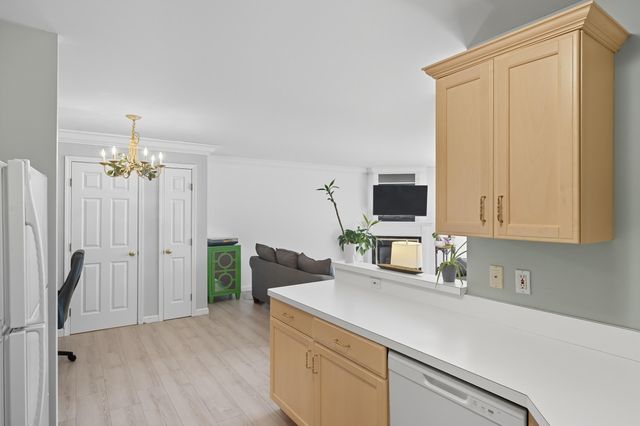 2649 Georgetowne Drive B2, Highland, IN 46322