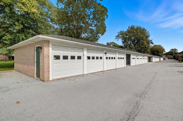 2649 Georgetowne Drive B2, Highland, IN 46322