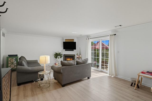 2649 Georgetowne Drive B2, Highland, IN 46322