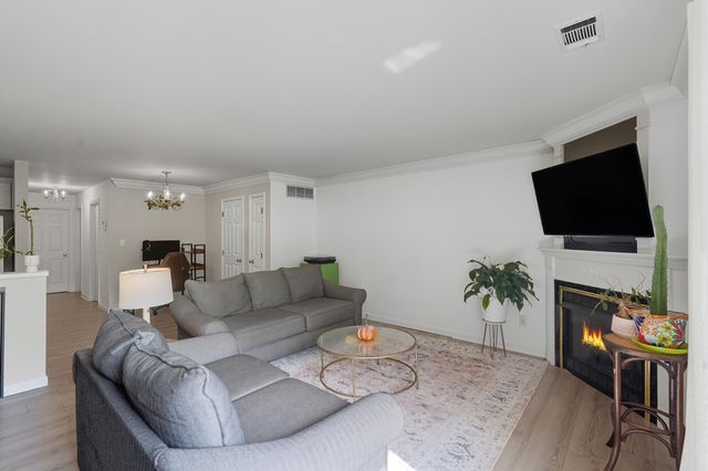 2649 Georgetowne Drive B2, Highland, IN 46322