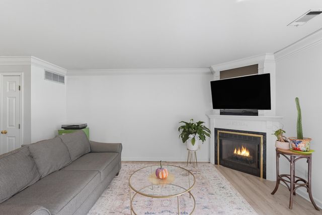 2649 Georgetowne Drive B2, Highland, IN 46322