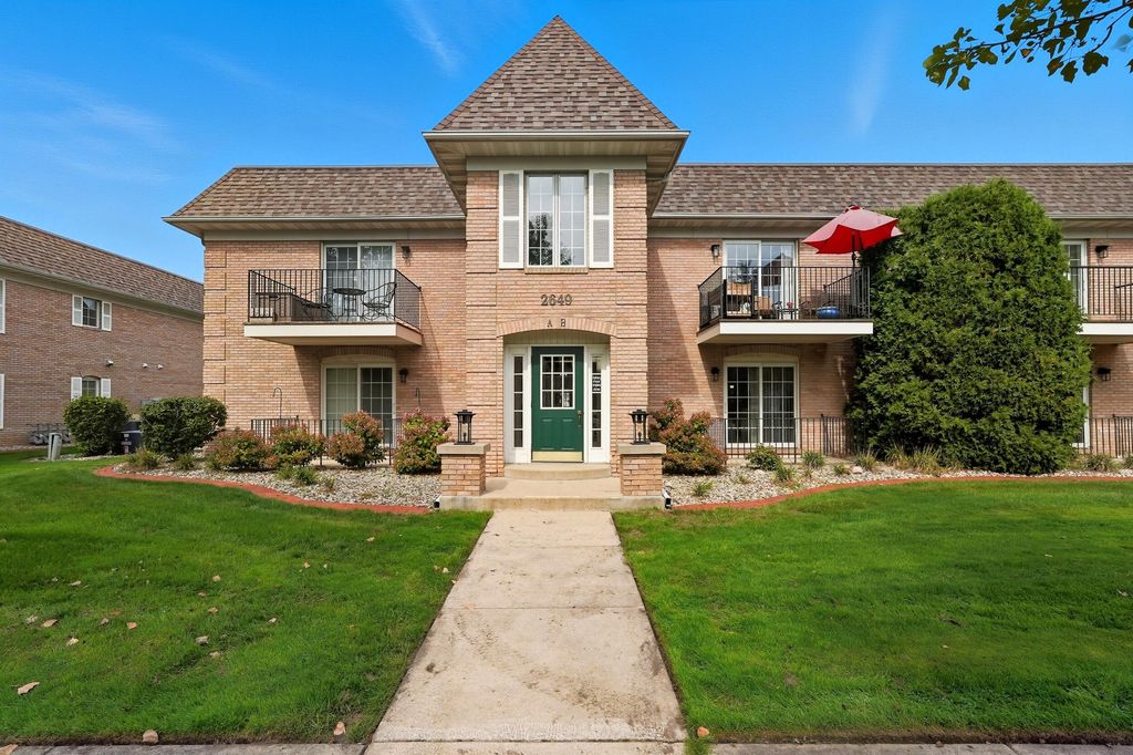 2649 Georgetowne Drive B2, Highland, IN 46322