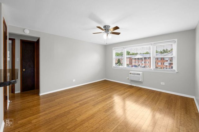 8440 W 95th Street 6, Hickory Hills, IL 60457