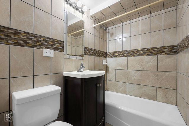 8440 W 95th Street 6, Hickory Hills, IL 60457