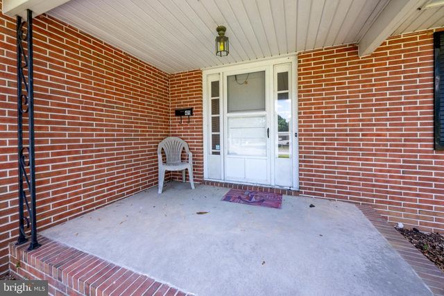 405 LAKELAWN DR, Milford, DE 19963