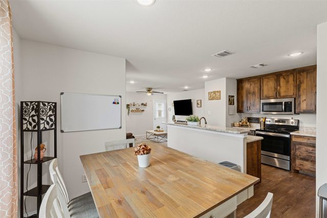 321 Blakney Street, Cleburne, TX 76031