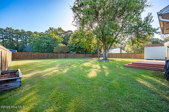 902 Mandarin Trail, Jacksonville, NC 28540