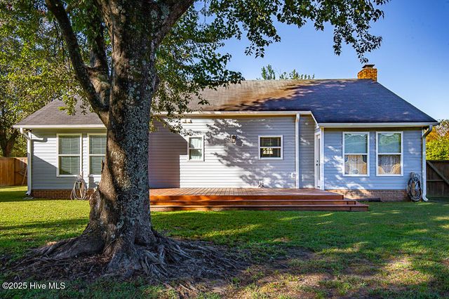 902 Mandarin Trail, Jacksonville, NC 28540