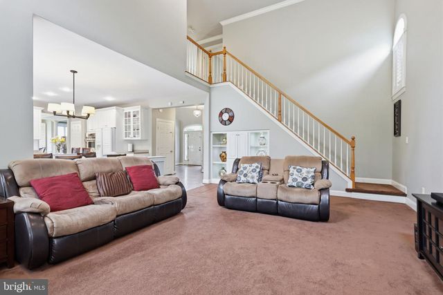 48 LENAPE DR, New Hope, PA 18938