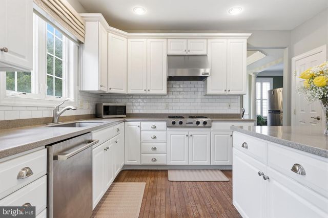 48 LENAPE DR, New Hope, PA 18938