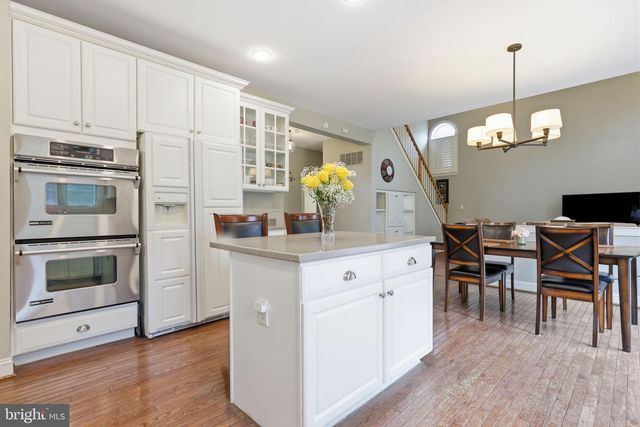 48 LENAPE DR, New Hope, PA 18938