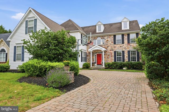 48 LENAPE DR, New Hope, PA 18938