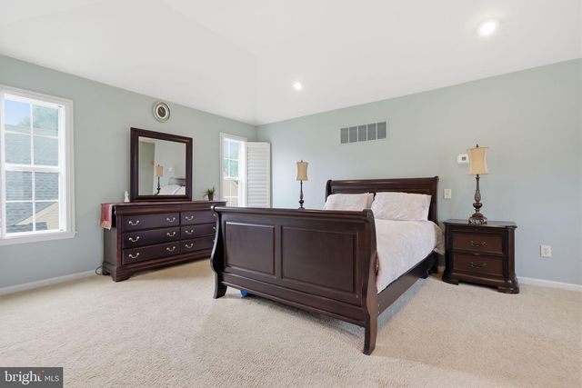 48 LENAPE DR, New Hope, PA 18938