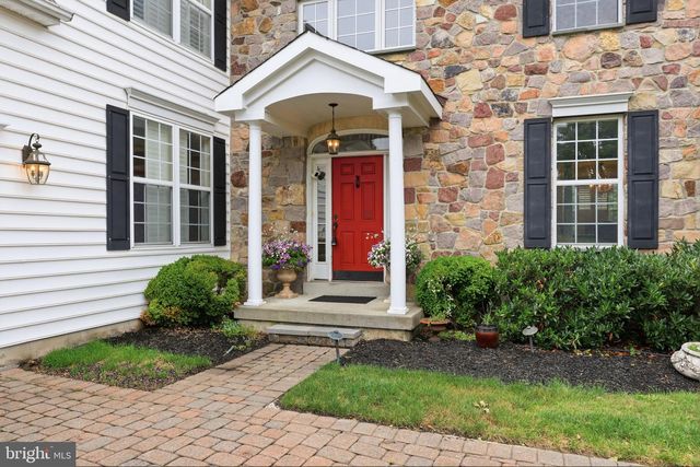 48 LENAPE DR, New Hope, PA 18938