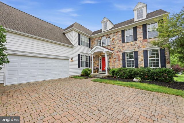 48 LENAPE DR, New Hope, PA 18938