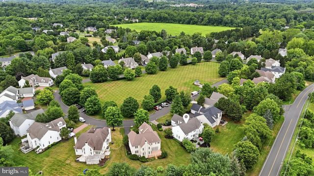48 LENAPE DR, New Hope, PA 18938