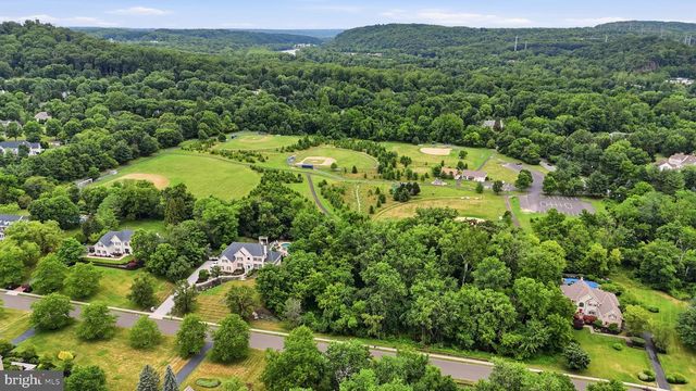48 LENAPE DR, New Hope, PA 18938