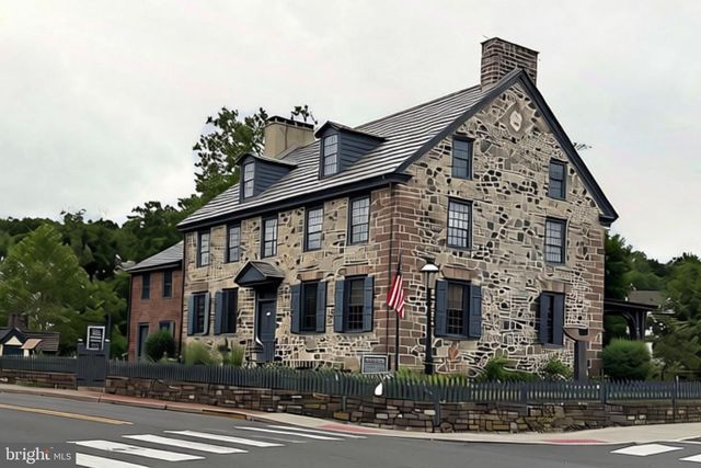 48 LENAPE DR, New Hope, PA 18938